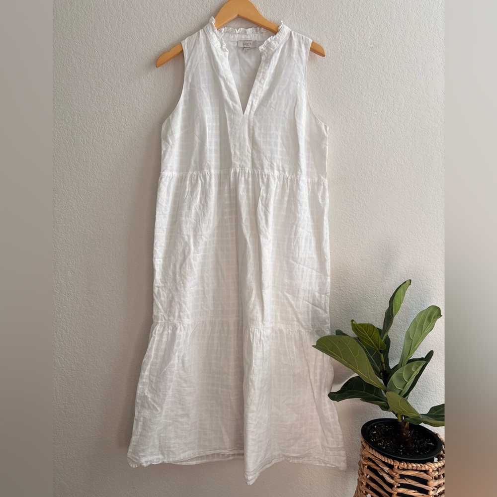 LOFT white sleeveless midi dress with relaxed fit, split V-neck m